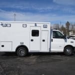 2014 Medix Metro Express RP-90 Chevrolet G-3500 Cutaway Type III Pinnacle Health- Community LifeTeam EMS - Image 3