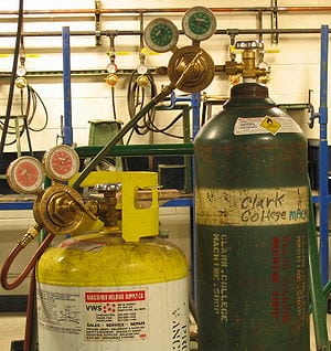 oxygen-cylinder